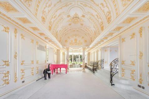 The Bishops Avenue, East Finchley, N2