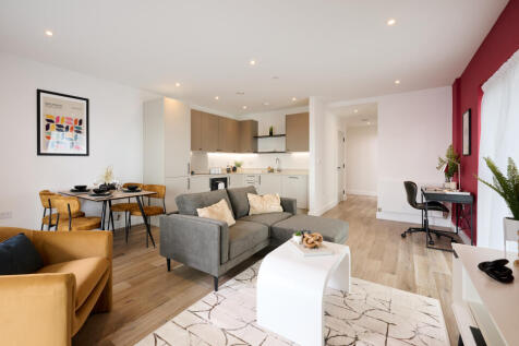 Green Park Village & Bankside Gardens,
50 Flagstaff Road,
Reading,
RG2 6BU